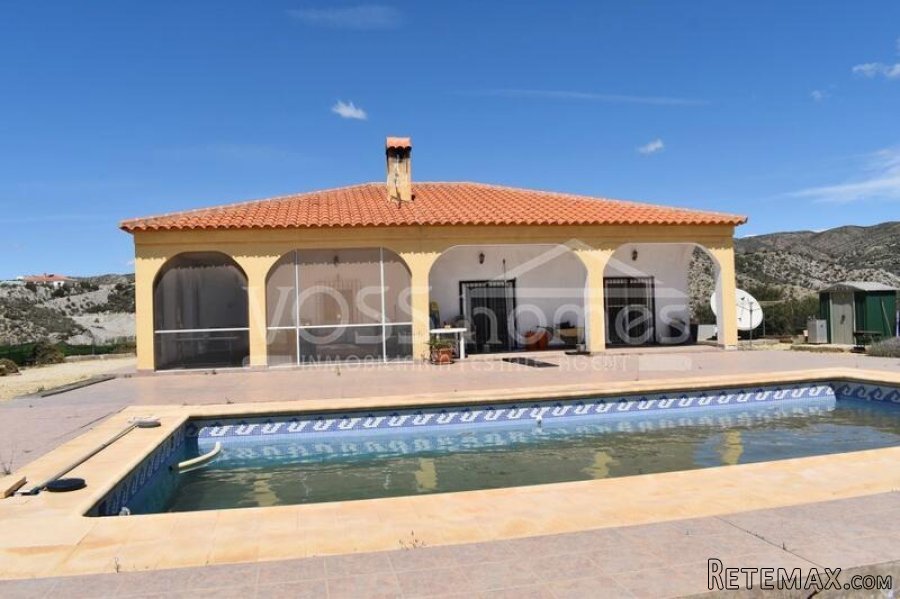 NEW & EXCLUSIVE TO VOSS HOMES - Large Country Villa with.. - 4