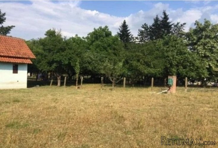 Prodajem kucu sa velikim placem-Obrež - 4