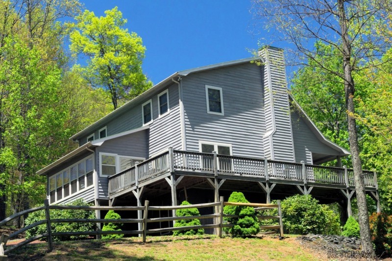Large Private NC Mountain Home Close In