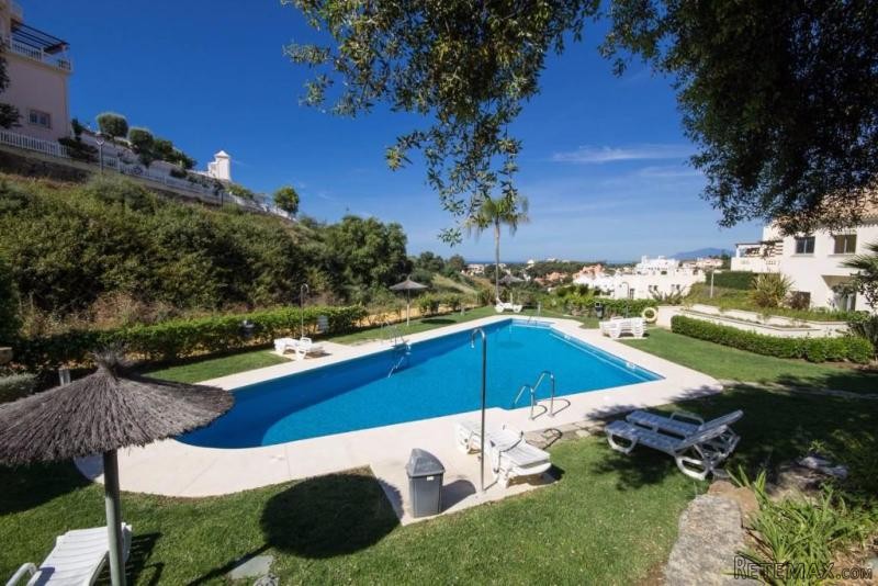 3 bedroom town house for sale