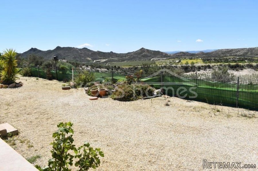 NEW & EXCLUSIVE TO VOSS HOMES - Large Country Villa with.. - 10