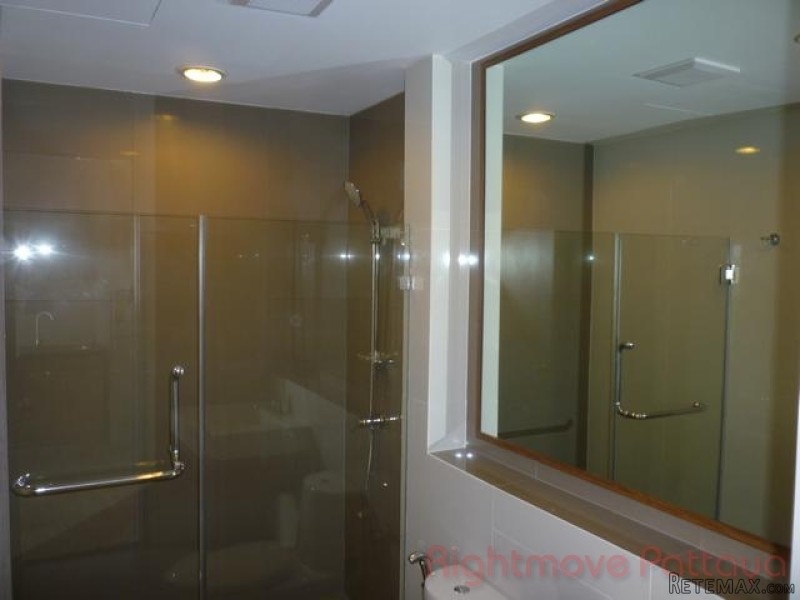 1 Bedroom Condo for sale in Pratumnak -.. - 2