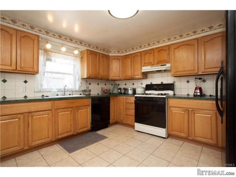5 bedroom Flat For Sale: 17 Clove Road.. - 2