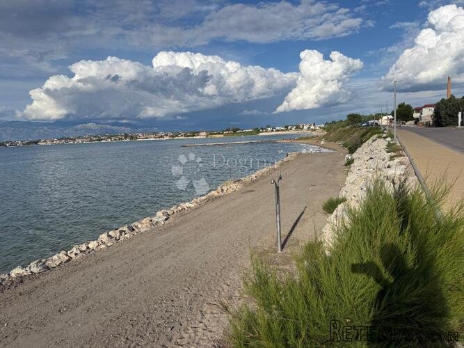 KUĆA PRVI RED DO MORA POTENCIJAL TURIZAM ILI RESTORAN - 3