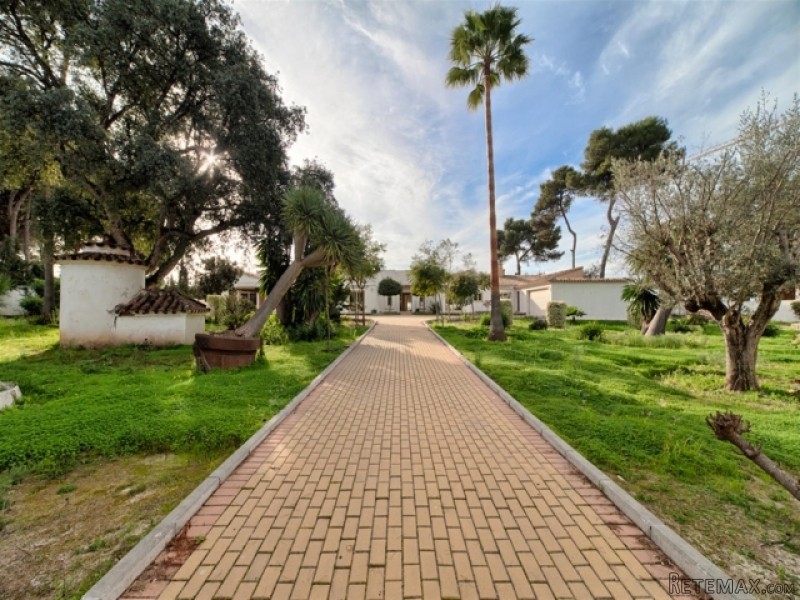 Frontline Sea Villa For Sale In Benamara - 2