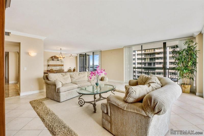 2 bedroom Residence For Sale: Singer.. - 2