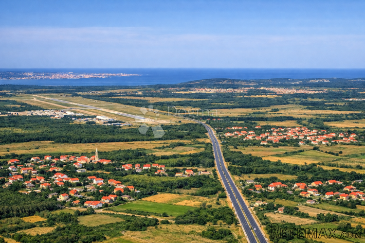 Građevinsko zemljište nadomak Pule u T zoni!