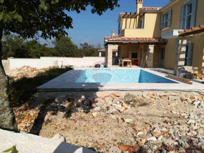 ISTRA, JURŠIĆI PRODAJE SE VILLA S BAZENOM - 2