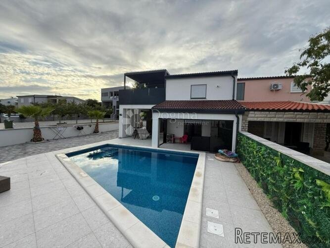 LUKSUZNI APARTMAN KAT OTOK VIR - 2