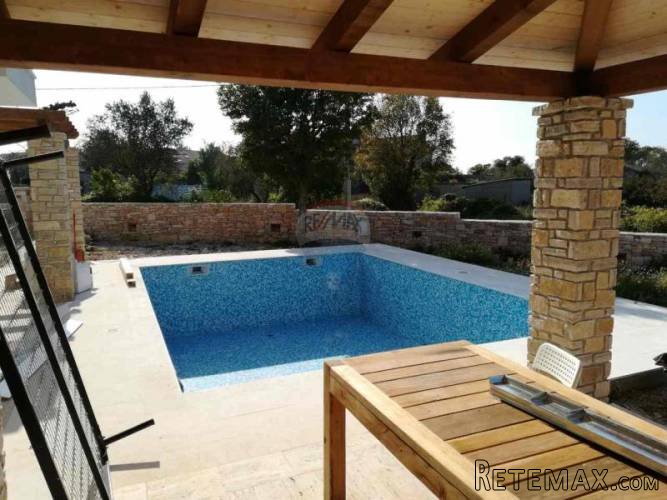 ISTRA, JURŠIĆI PRODAJE SE VILLA S BAZENOM - 3