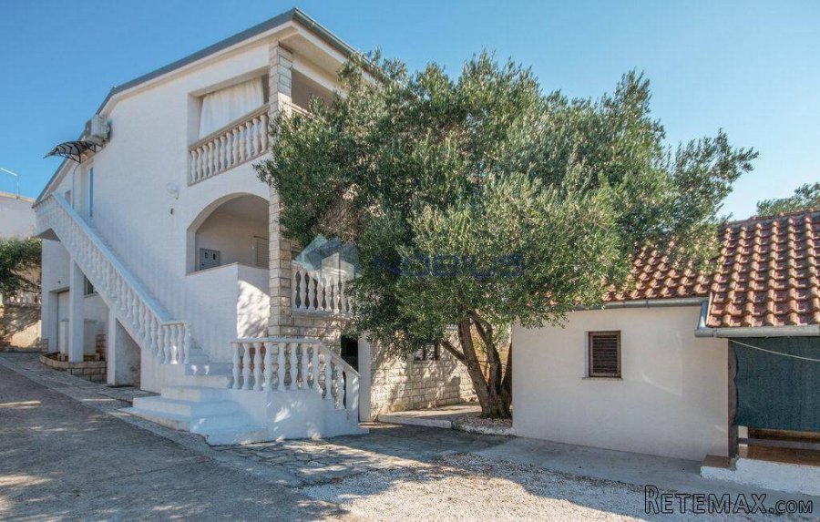 Pašman, Ždrelac - kuća katnica 200 m2 i bungalov - 3