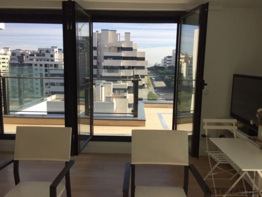 Salón, cocina, dos dormitorios y dos baños. Construido a 9.. - 4