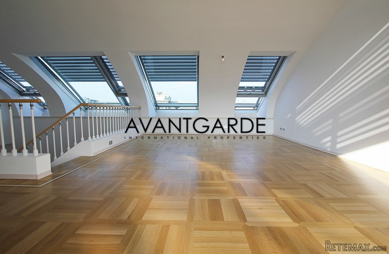 Magnificent top floor apartment - 2