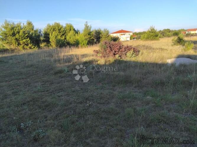 STRATEŠKI INVESTICIJSKI POTENCIJAL: Zemljište 1760 m² - Otok