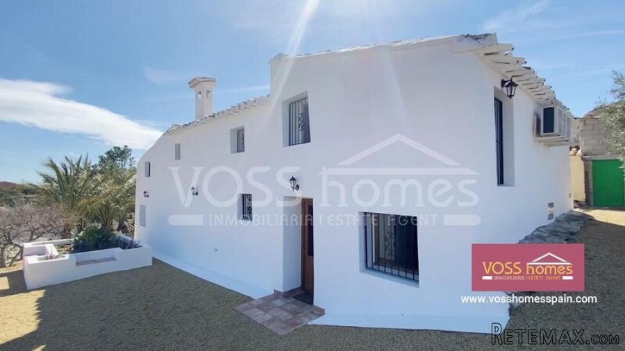 EXCLUSIVE LISTING TO VOSS HOMES - A very attractive.. - 9