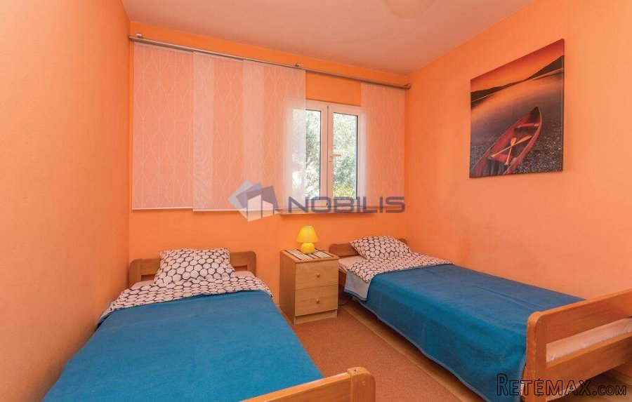 Pašman, Ždrelac - kuća katnica 200 m2 i bungalov - 10