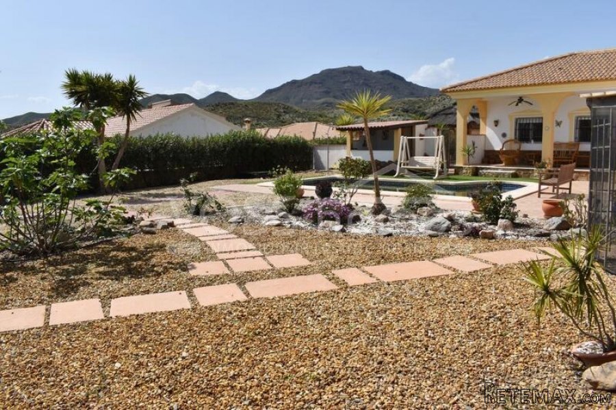 NEW & EXCLUSIVE TO VOSS HOMES - A very impressive 3 bed, 2.. - 2
