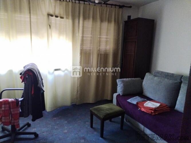 Vrbovsko, samostojeća kuća, 140m2, dvije stambene jedinice