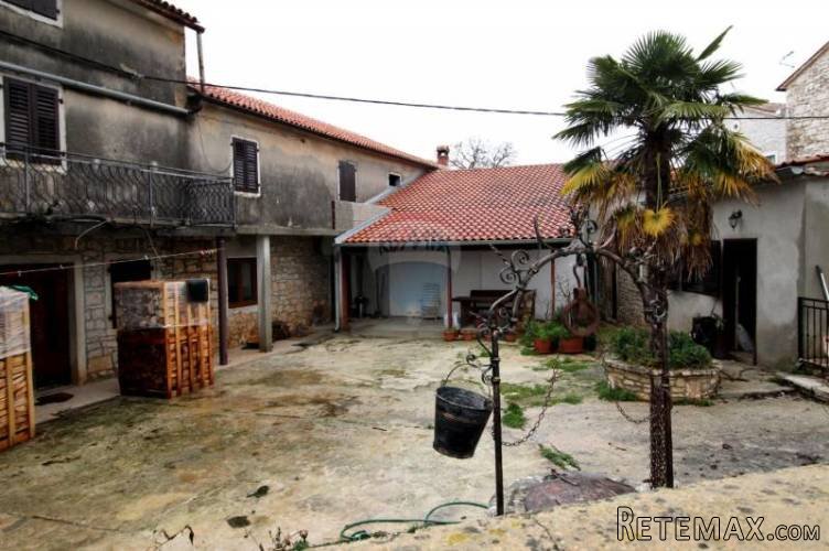Autohtona istarska kuća 400m2 sa okućnicom 1700m2 - 2