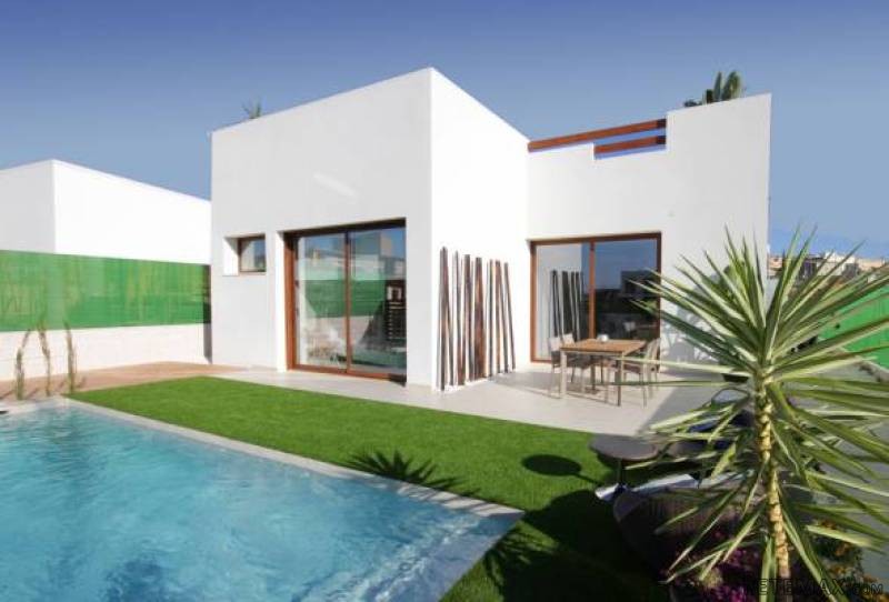 3 Bedroom 2 Bathroom Villa In..