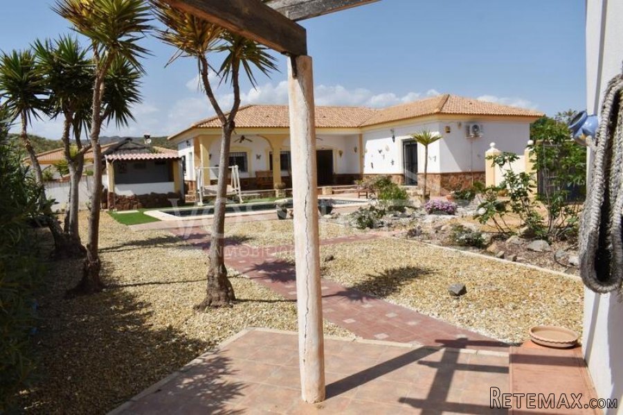 NEW & EXCLUSIVE TO VOSS HOMES - A very impressive 3 bed, 2.. - 8