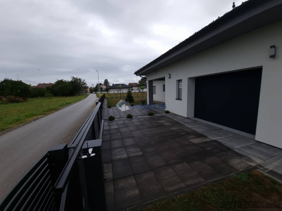 Varaždin, Hrašćica, 280 m2 i 2120 m2 okućnice, 2 garaže - 9