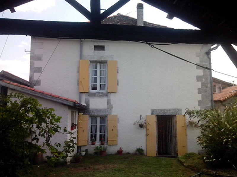 Village House To Renovate With Lots Of.. - 2
