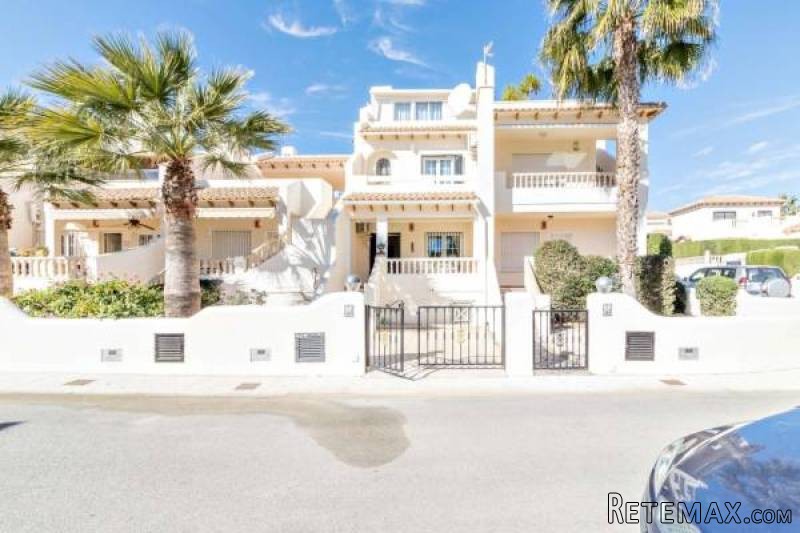 3 Bedroom 2 Bathroom Townhouse In..