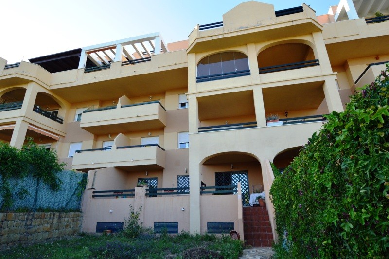Garden apartment in Estepona