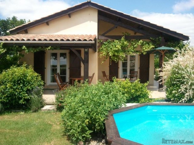 Maison Douzains