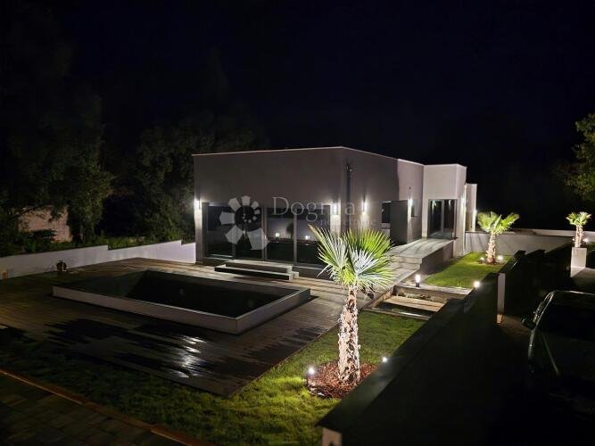 MODERNA VILLA OKRUŽENA ZELENILOM - BARBAN - 3