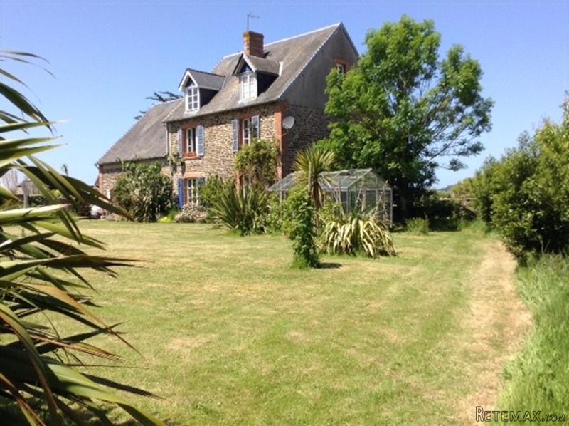 Country House with Two Guest Gites