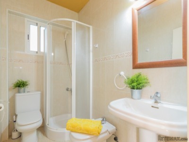 3 bedroom, 1 bathroom Apartment, (build.. - 2