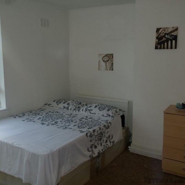 Big Double Bedroom In A Property With..