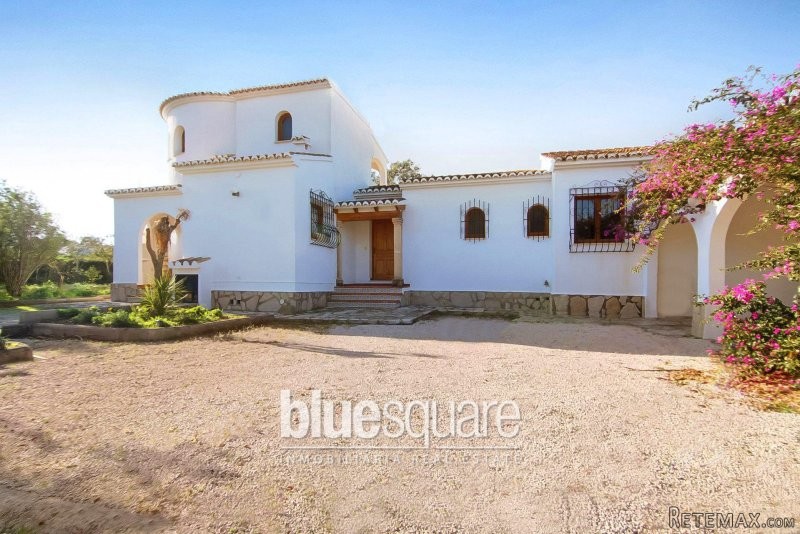 Lovely Villa in Costa Nova