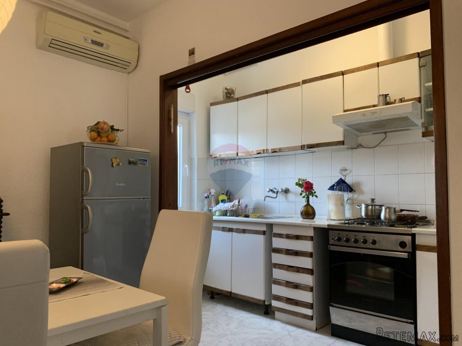 MATULJI kuća s dva stana u mirnoj ulici - 2