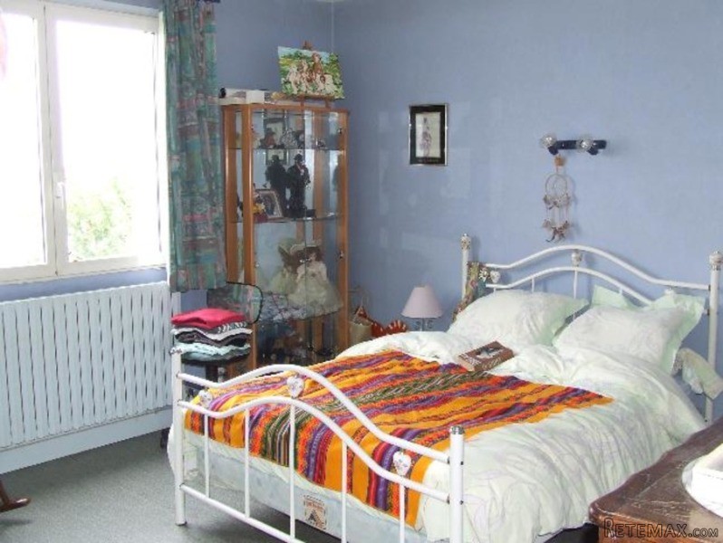 Situated In A Housing Estate Of A.. - 2