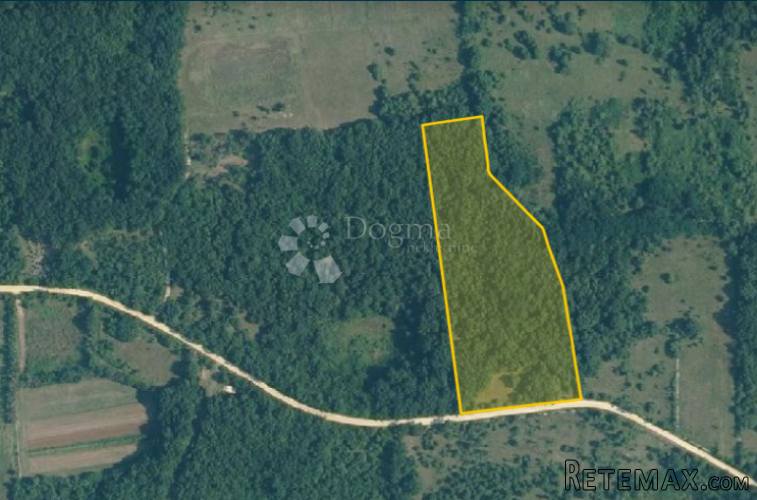 Zemljište 12.159 m², nedaleko naselja Barat