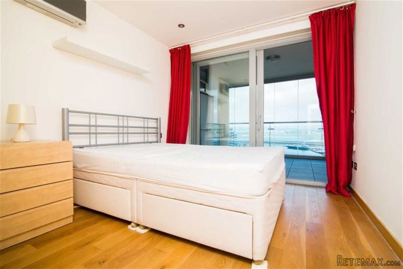 2 bed apartment in Ocean Village - 2