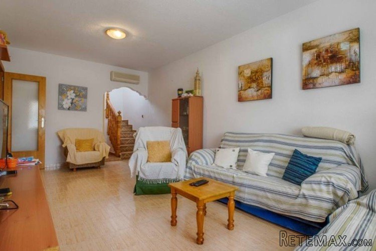 This cosy two-storey townhouse is located in a quiet.. - 7
