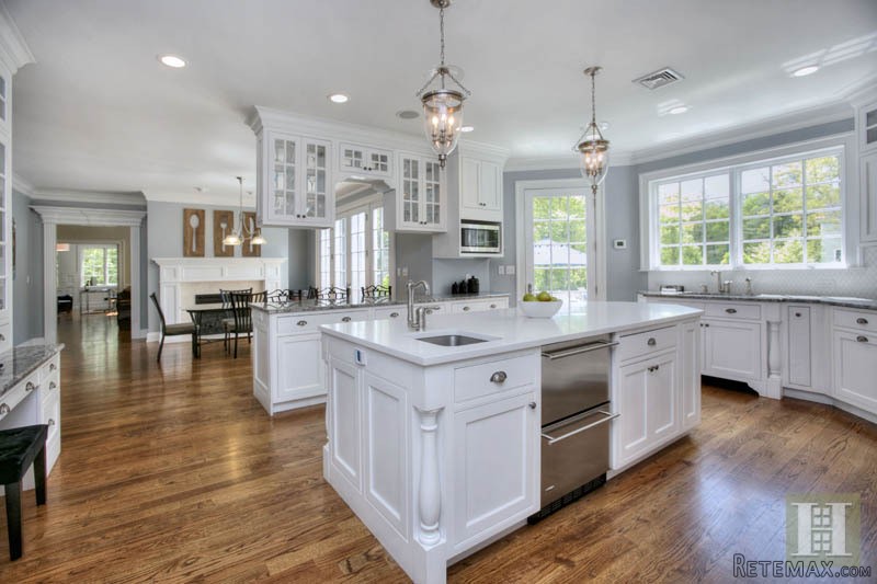 5 bedroom House For Sale: 10 HILLCREST.. - 2