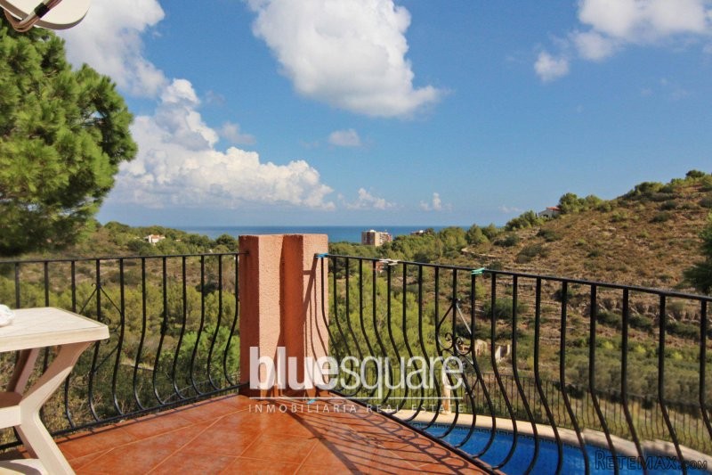 Detached 4 bedroom 3 bathroom Villa..