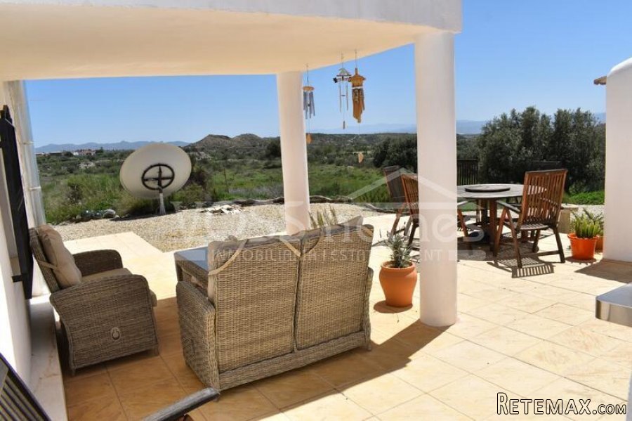 NEW & EXCLUSIVE LISTING FOR VOSS HOMES - A large.. - 10