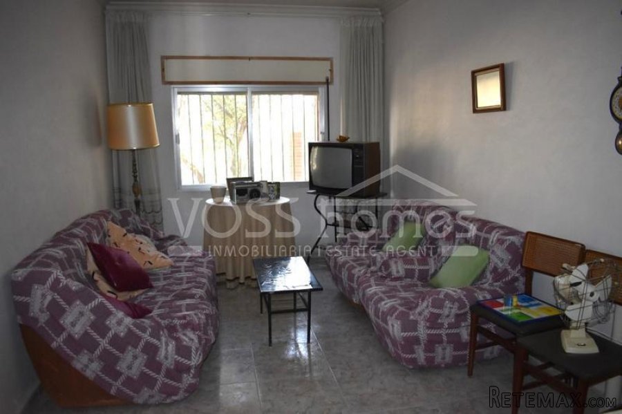 A 3 bedroom, 1 bathroom village house of 98m2 with garage.. - 11
