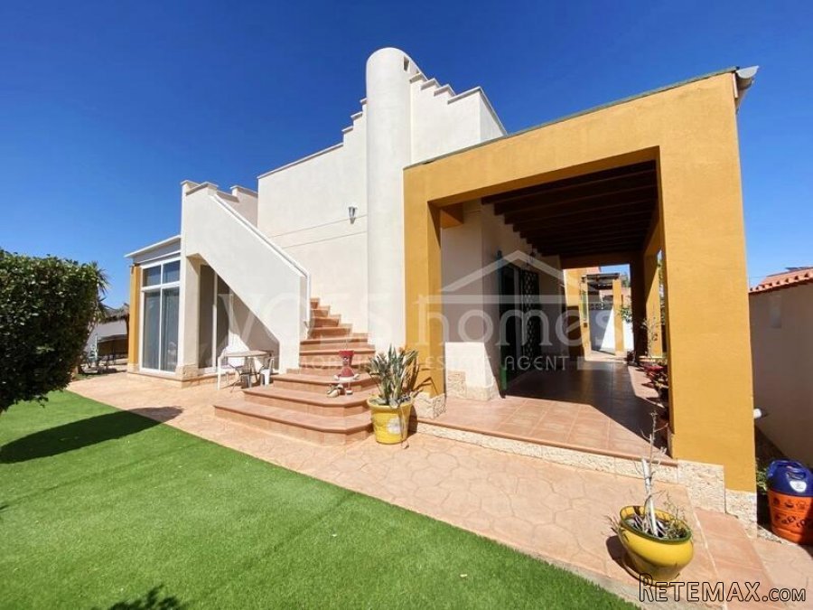 NEW & EXCLUSIVE LISTING FOR VOSS HOMES - A modern, homely.. - 11