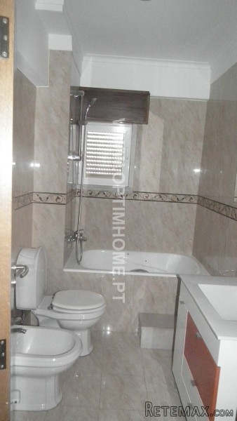 3 Bedrooms Flat For Sale - Lisboa