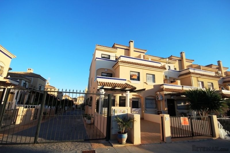 3 Bedrooms - Property - Alicante - For..