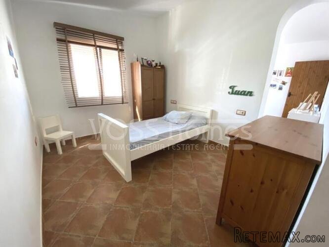 A Lovely & spacious 192m2, recently renovated, 4 bed, 2.. - 12