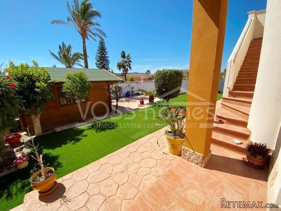 NEW & EXCLUSIVE LISTING FOR VOSS HOMES - A modern, homely.. - 12