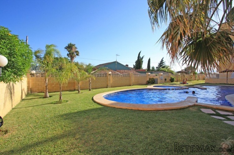 Nice apartment in a residential area at only 500 meters to.. - 2